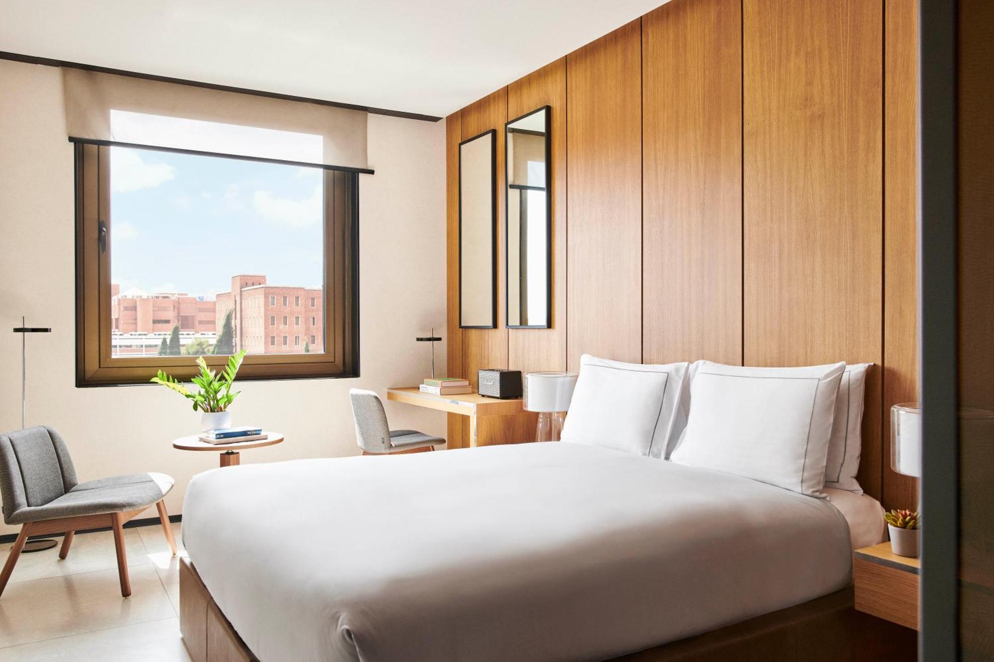 ホテル ソフィア バルセロナ イン ザ アンバウンド コレクション バイ ハイアット エクステリア 写真 A room at the hotel