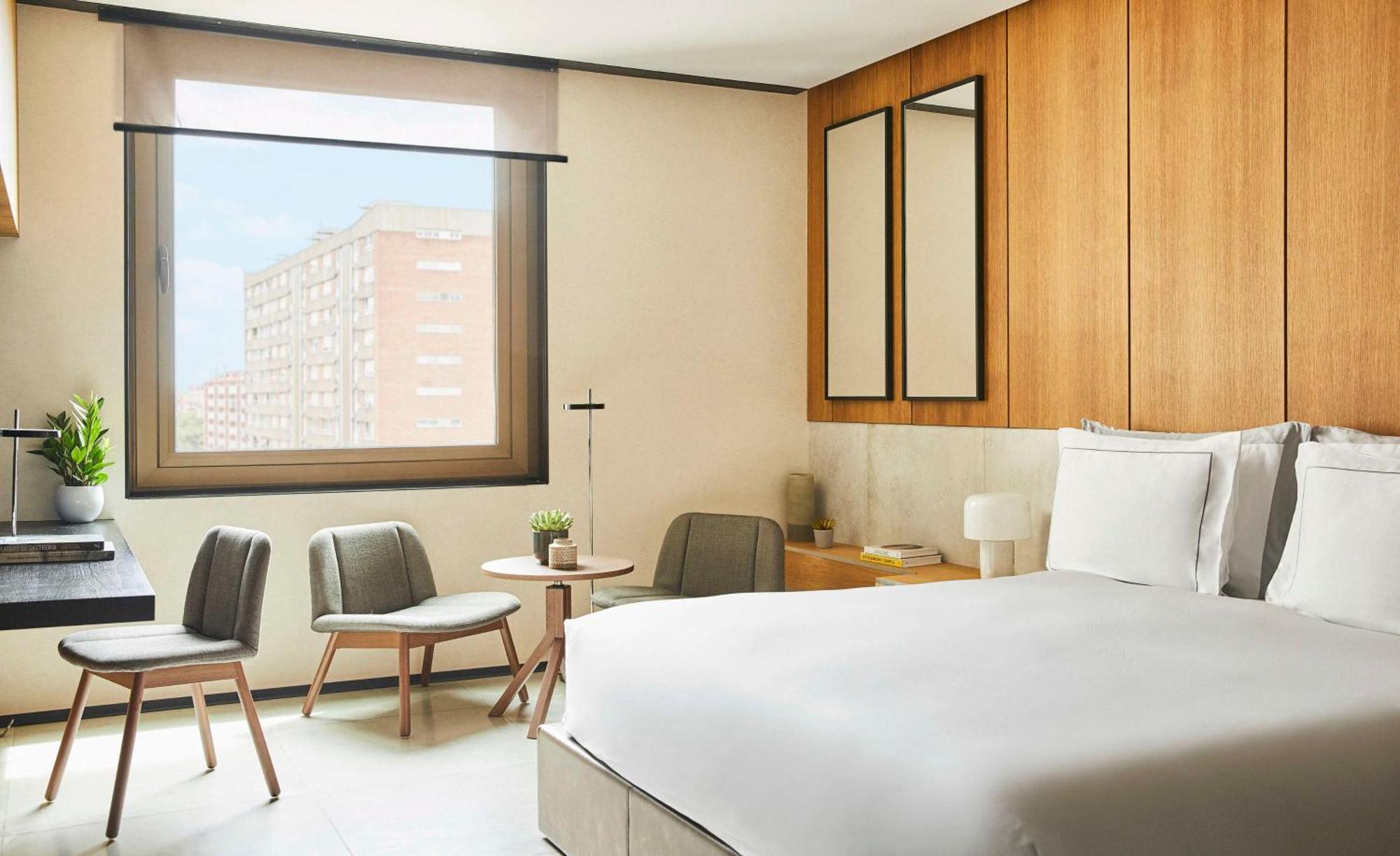 ホテル ソフィア バルセロナ イン ザ アンバウンド コレクション バイ ハイアット エクステリア 写真 A room at the hotel