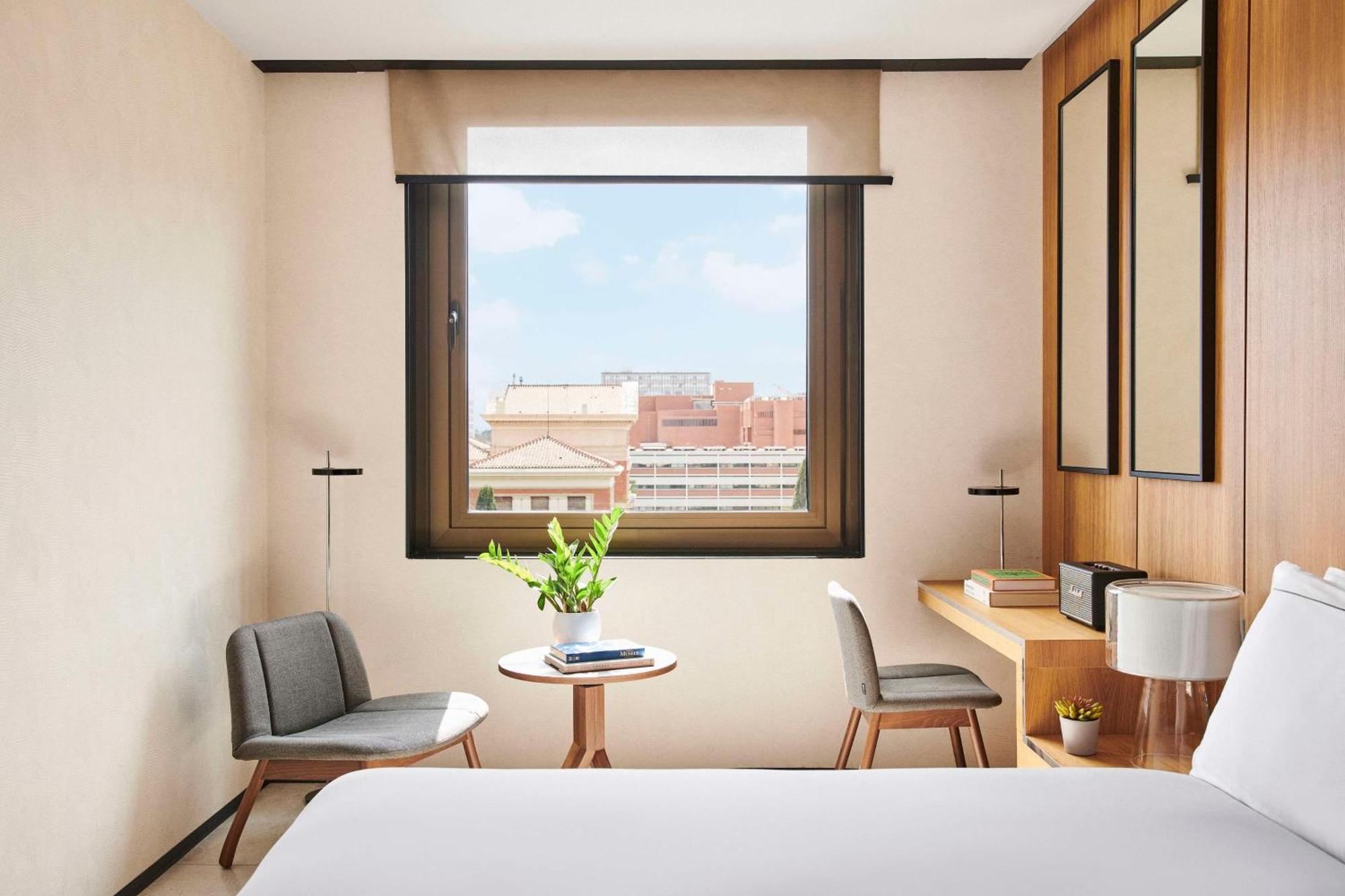 ホテル ソフィア バルセロナ イン ザ アンバウンド コレクション バイ ハイアット エクステリア 写真 A room at the hotel